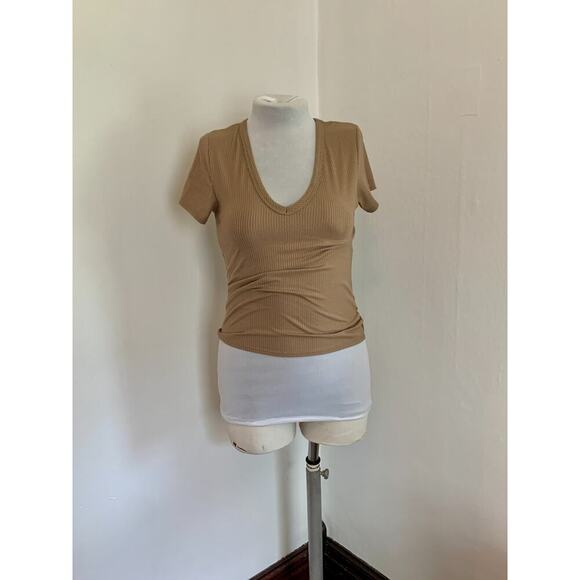 Olivia Rae NY Ribbed Basic Short Sleeve Light Brown Top Short Sleeve Small V Nec - Picture 1 of 7